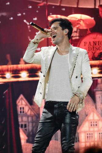 Panic-At-The-Disco-10